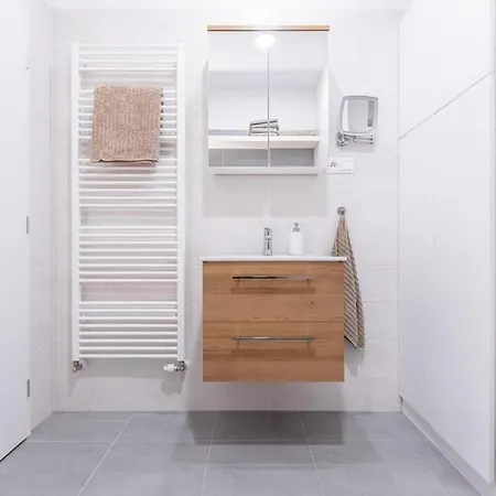 Comfy And Stylish With Terrace Near Center *