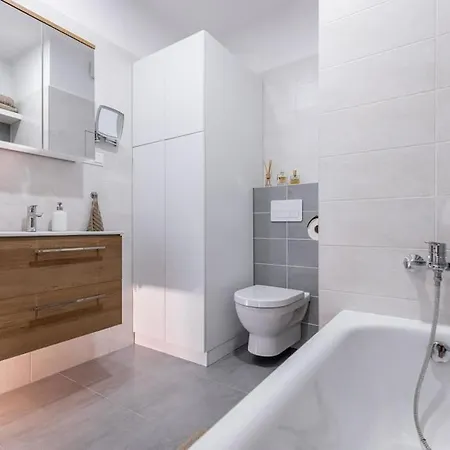 Comfy And Stylish With Terrace Near Center Daire *