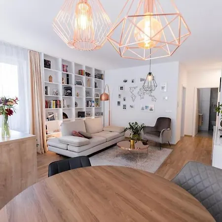 Comfy And Stylish With Terrace Near Center Apartment *