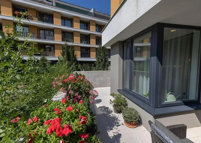 Comfy And Stylish With Terrace Near Center Apartment Pressburg
