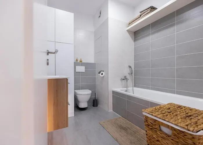 Apartment Comfy And Stylish With Terrace Near Center *